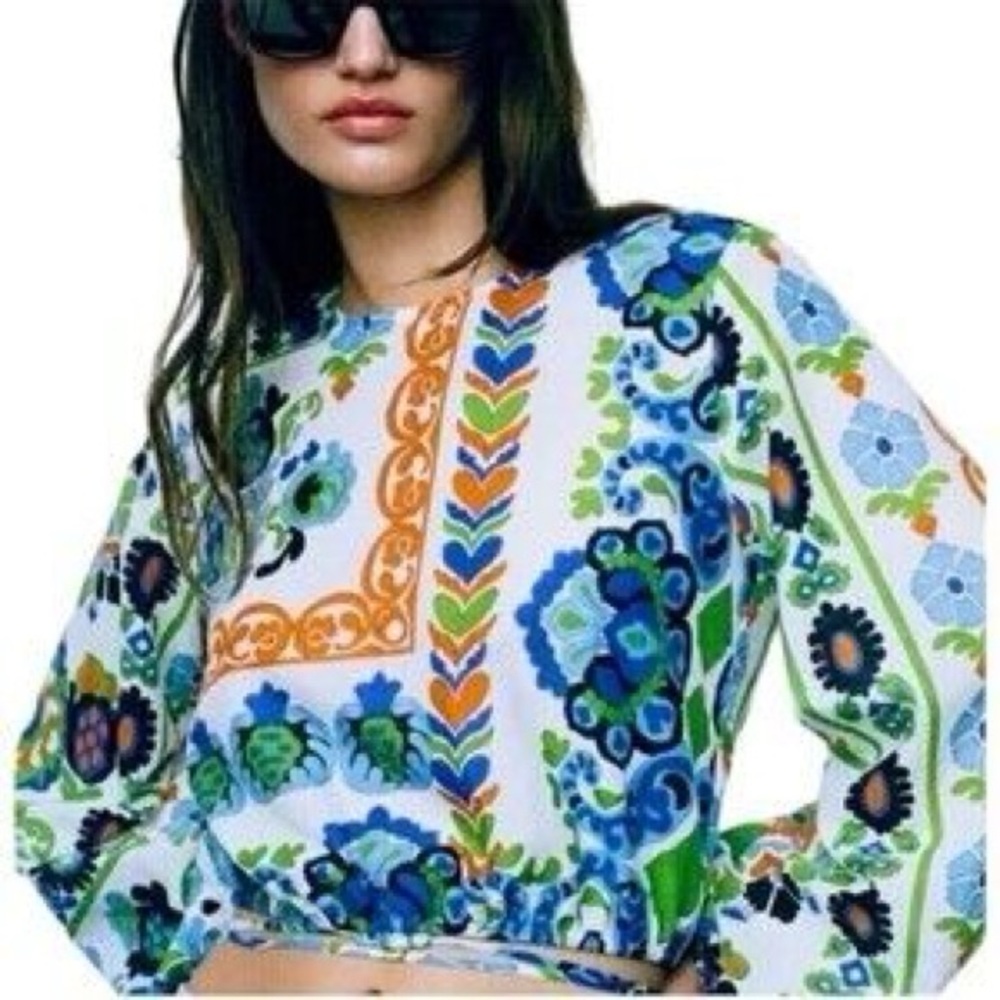 Colorful Floral Women's Crop Long Sleeve Blouse